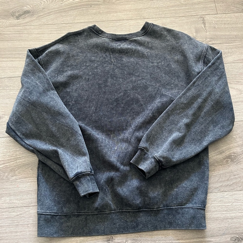 Men’s Mickey Mouse Gray Pullover Sweater Size S - Picture 5 of 6
